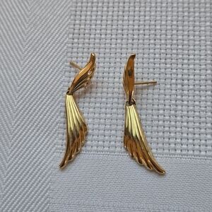 Elegant Gold Wing Earrings